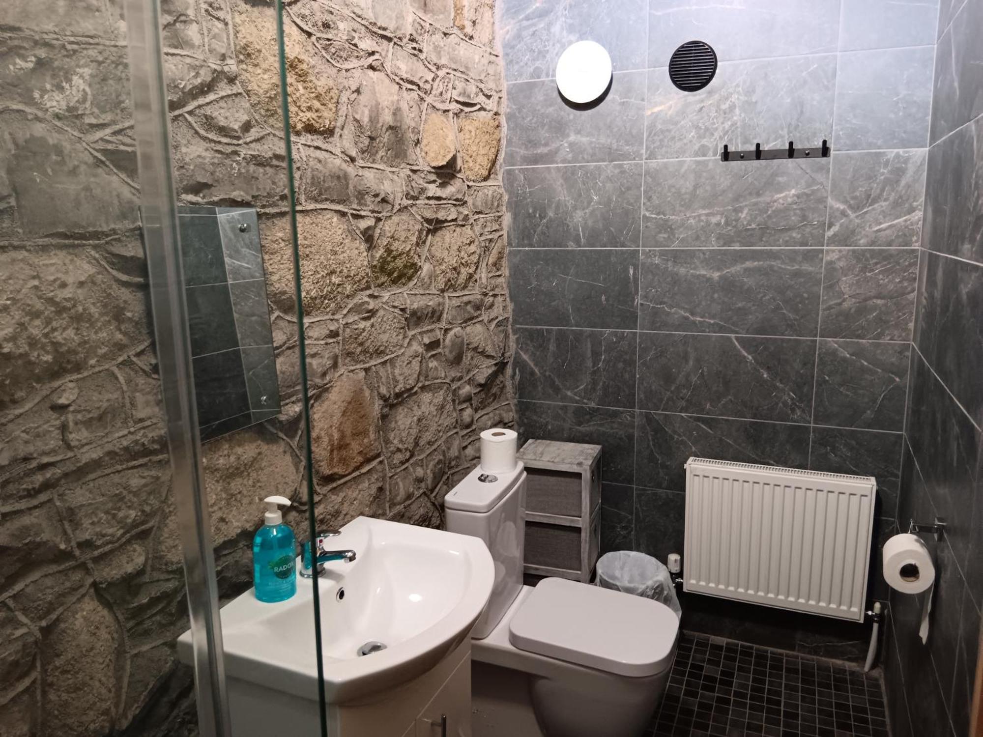 Matty'S Pub - Apartment'S Carlow Exteriör bild